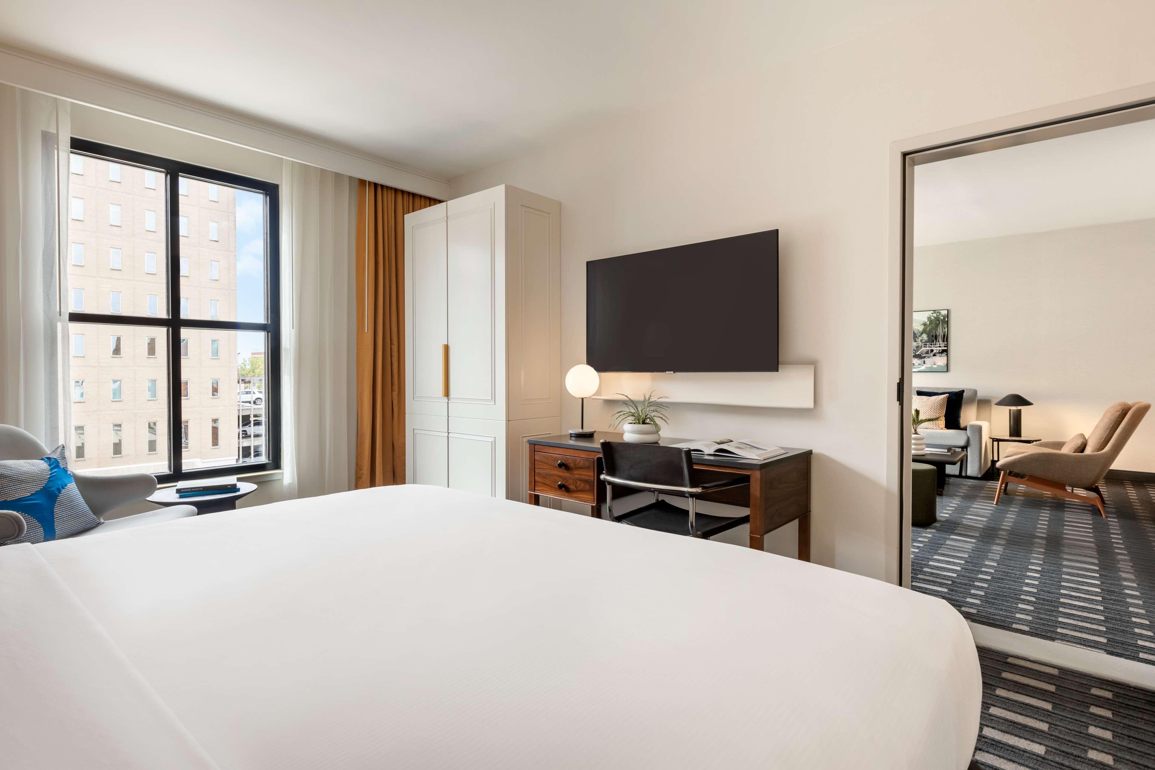 106 Jefferson Huntsville, Curio Collection By Hilton Exterior photo